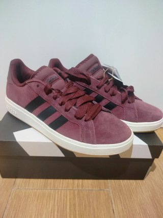 Zapatillas Adidas Buerdeos y Negras