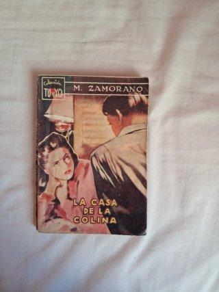 Libros antiguos de colección variados.