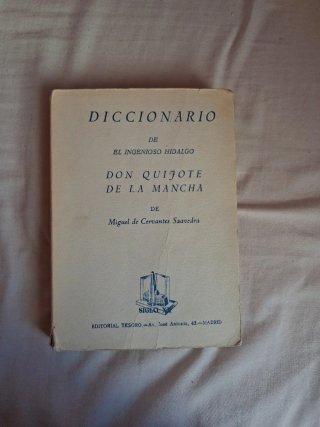 Libros antiguos de colección variados.