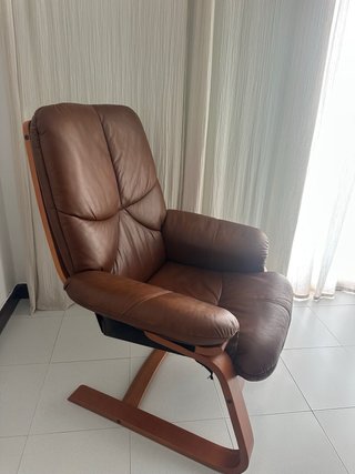 Sillón de cuero marrón