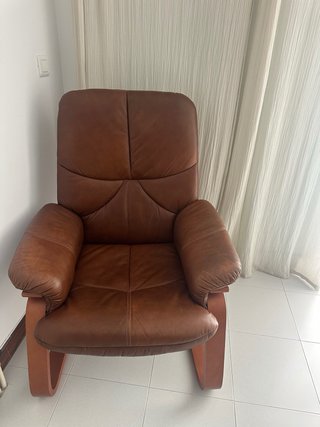Sillón de cuero marrón