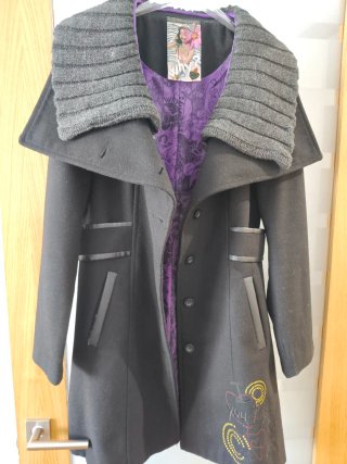 Abrigo Desigual Negro Talla M