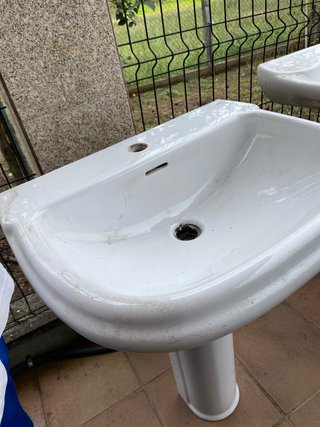 Lavamanos con pie de porcelana blanco