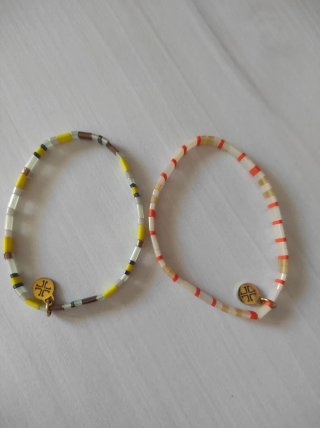 Pulseras Tila con Colgante Dorado Nuevas