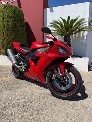 Yamaha R1