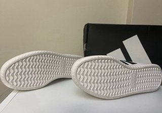 Adidas barreda  Botines Blancos y Grises