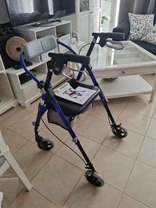 Andador Rollator Azul Nuevo