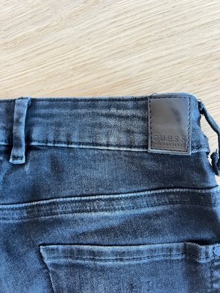 Pantalón vaquero Guess tiro bajo negro