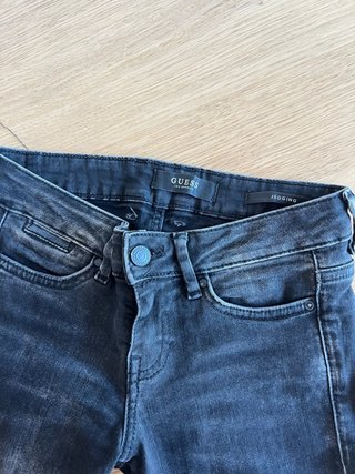Pantalón vaquero Guess tiro bajo negro