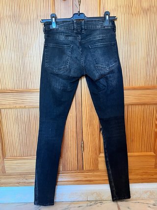 Pantalón vaquero Guess tiro bajo negro