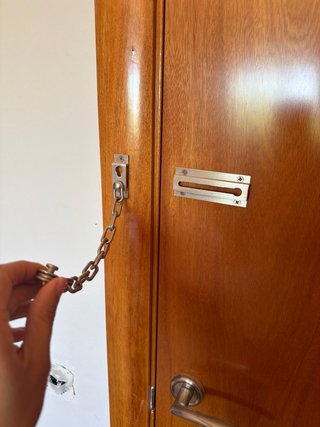 Pestillo de seguridad para puerta