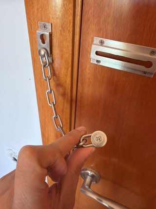 Pestillo de seguridad para puerta