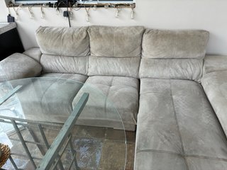 Sofá Beige 3 plazas + Chaiselongue