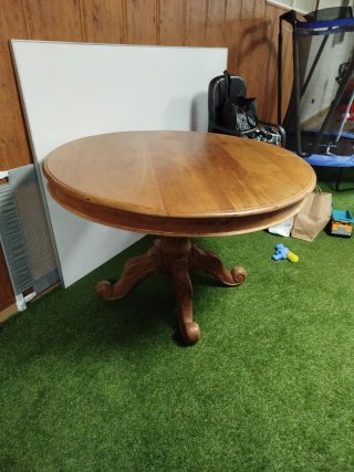 Mesa redonda de madera maciza
