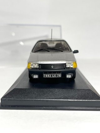 Renault Fuego 1982 1/43