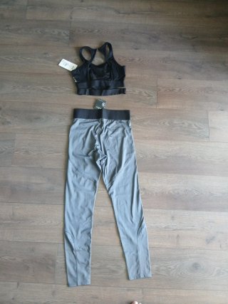 Conjunto deportivo top y leggings