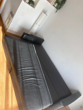 Divano letto in pelle nera