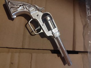 Pistola de Juguete y Funda