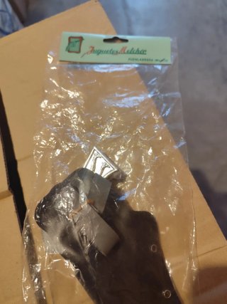 Pistola de Juguete y Funda