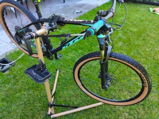 KTM MYROON GLORY
