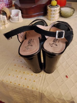 Zapatos Pitillos Negros y Plateados