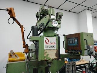 Fresadora CNC Industrial LAGUN