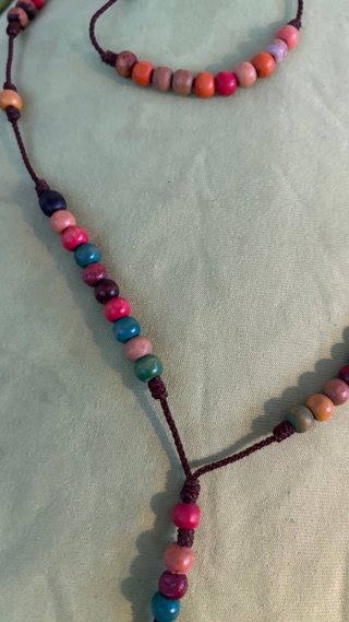 Rosario de madera multicolor