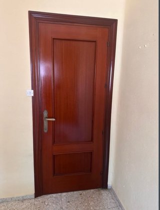 Puerta de madera interior