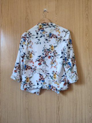 Chaqueta floral Stradivarius Talla M