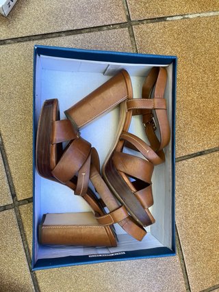 Sandalias de tacón Massimo Dutti marrones
