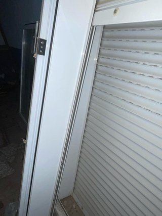 2 ventanas aluminio con hojas