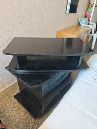 Mueble TV giratorio con ruedas