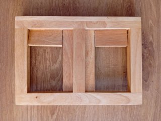 Supporto per libri in legno