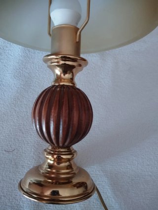 Lampada da tavolo vintage oro e vetro