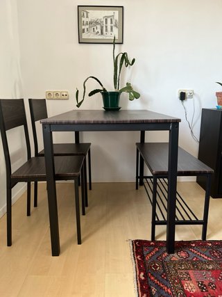 Mesa comedor + 2 sillas + banco