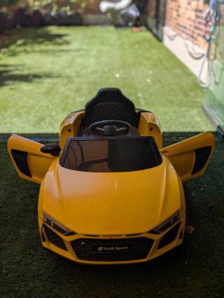 Coche Eléctrico Infantil Audi R8 Amarillo