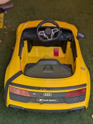 Coche Eléctrico Infantil Audi R8 Amarillo
