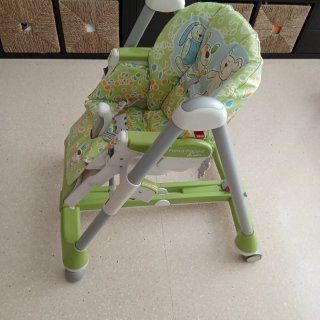 Trona bebé segura, plegable y con ruedas