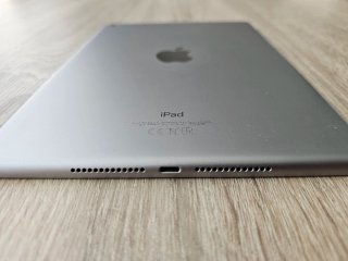 iPad 6ª Gen 32GB Wi-Fi + Custodia per Bambini