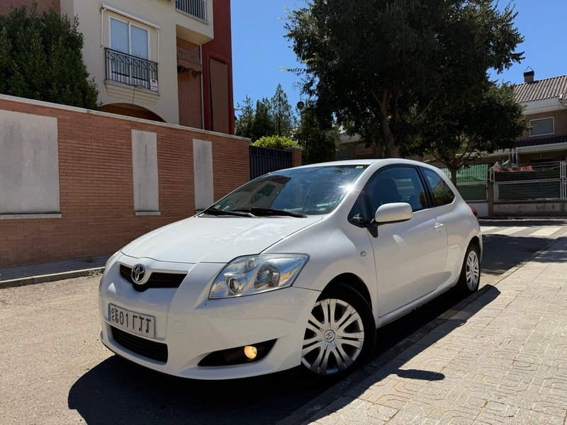Toyota Auris 2007 - foto 1