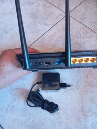 Router ASUS Negro con 3 Antenas