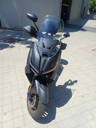 Zontes 350D Negra Maxi Scooter