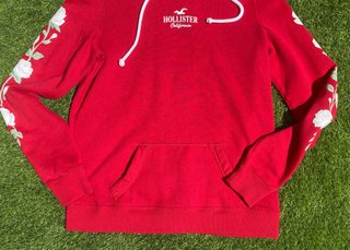 Sudadera Hollister Roja con Flores en las mangas