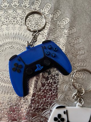 Tres llaveros Mando PlayStation azul/rojo/blanco