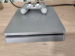 PS4 Slim 500GB Plata más mando