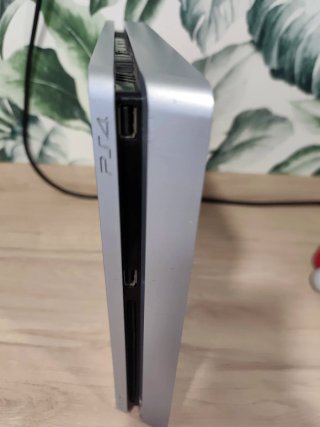 PS4 Slim 500GB Plata más mando