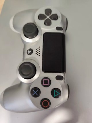 PS4 Slim 500GB Plata más mando