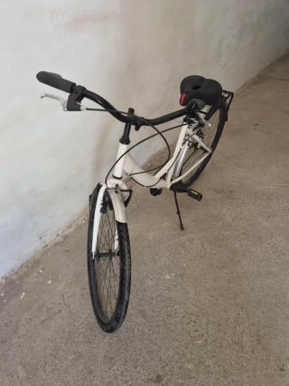Bicicleta de paseo blanca