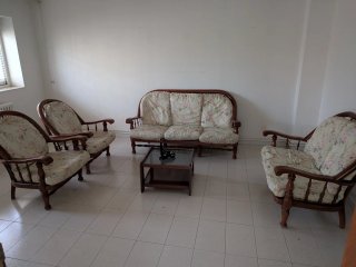 Sofá y sillones de madera