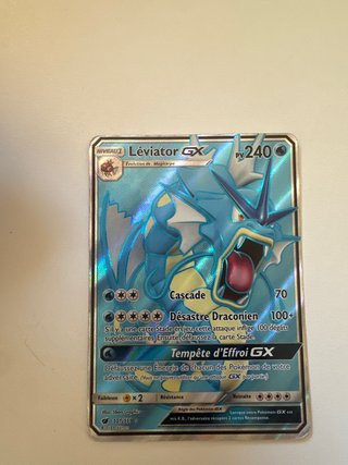 Carta Pokémon Gyarados GX 101/111 FR
